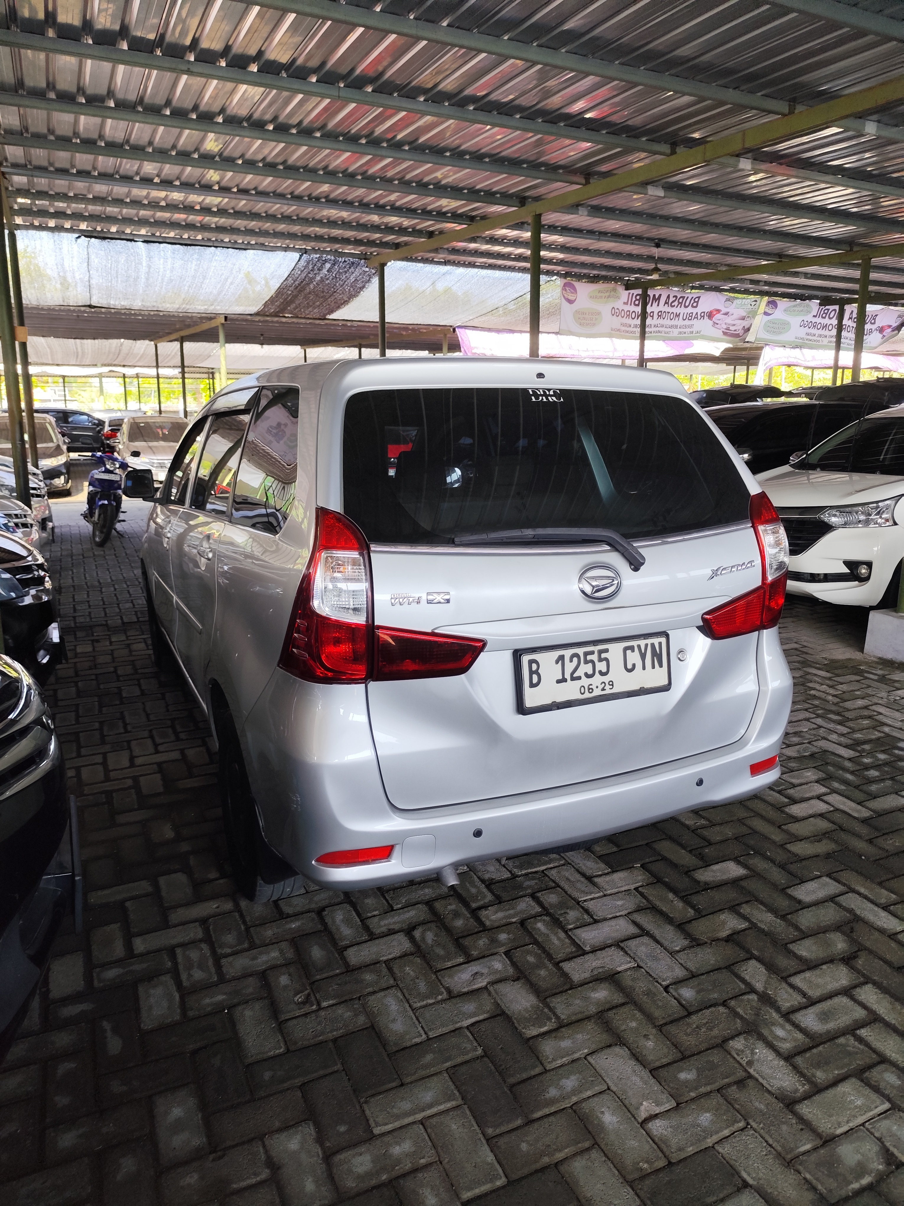 Daihatsu Xenia 1.3 X