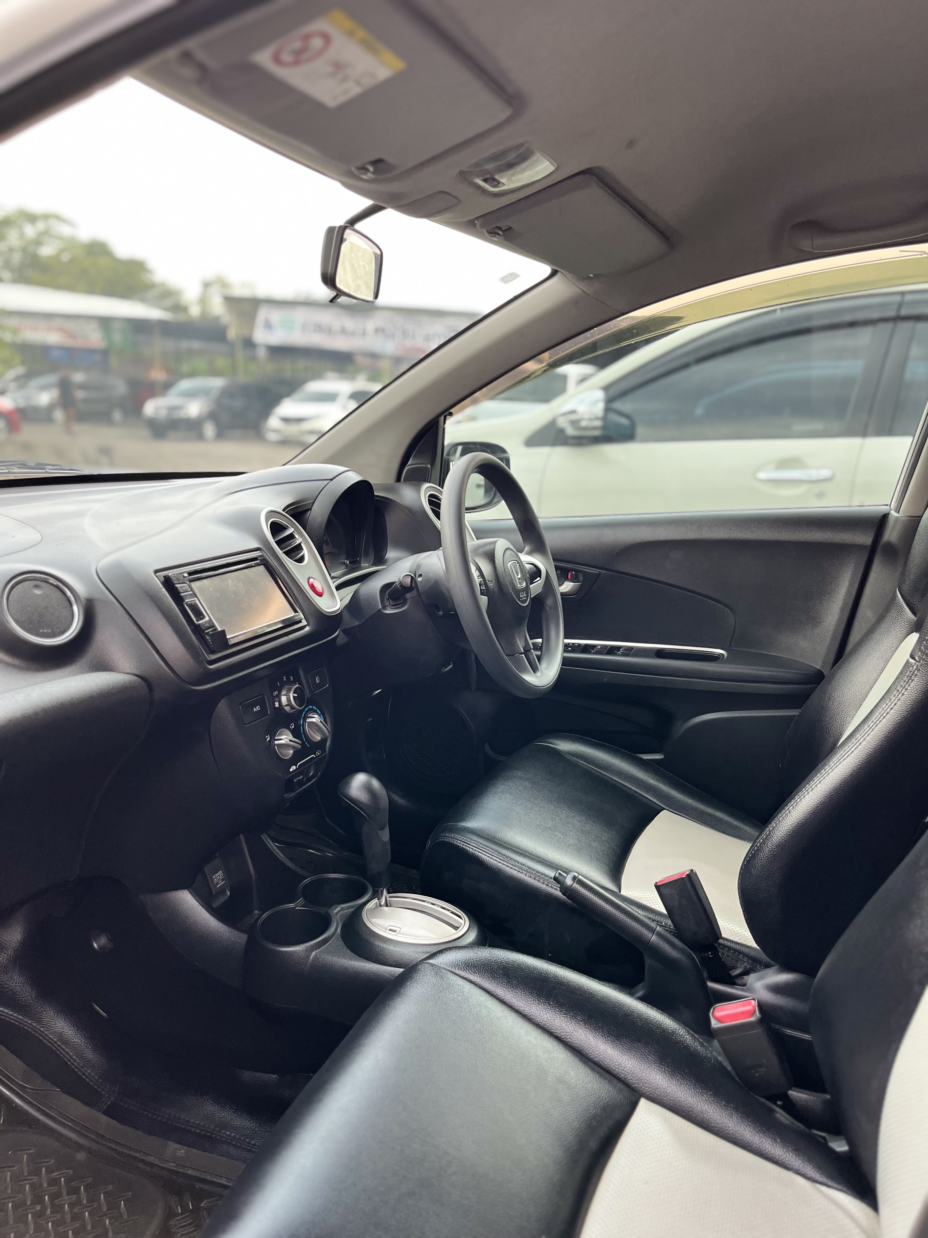 Honda Mobilio RS CVT CKD