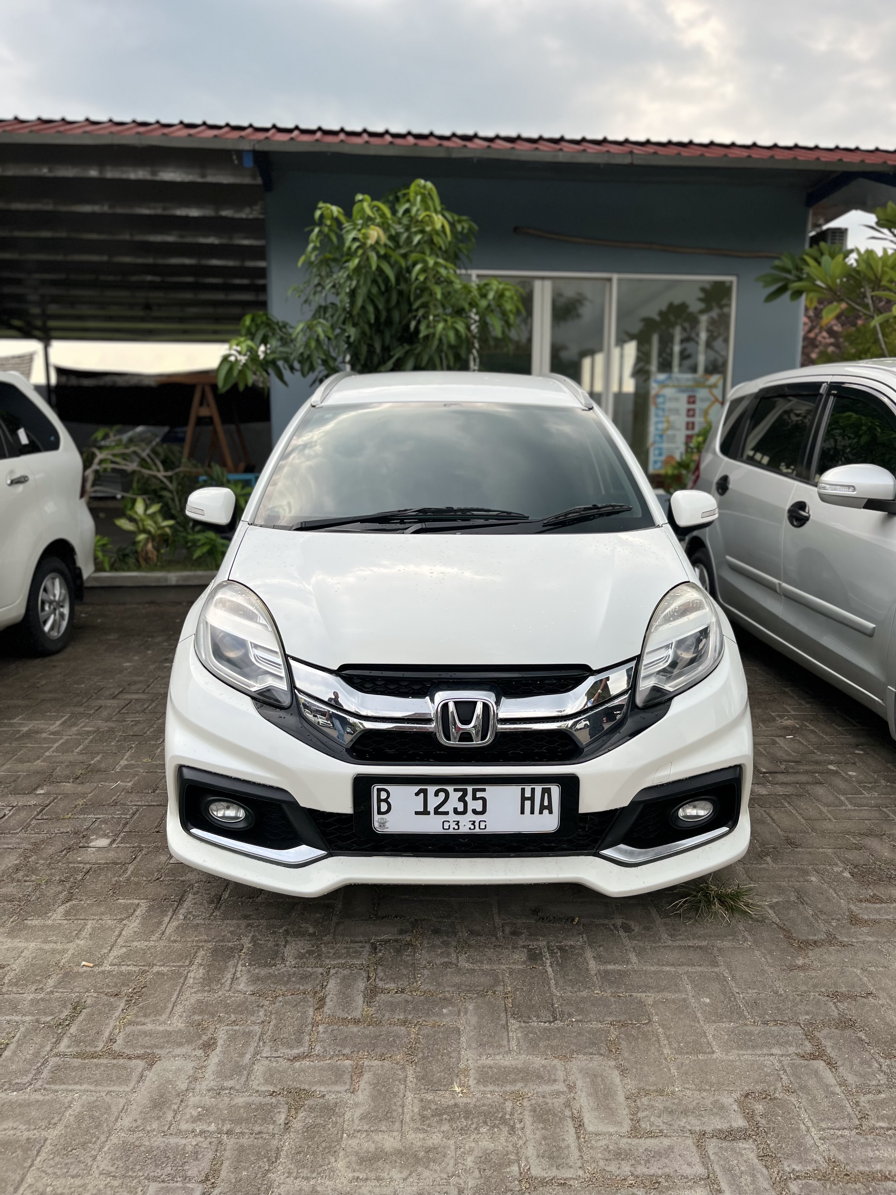 Honda Mobilio RS CVT CKD