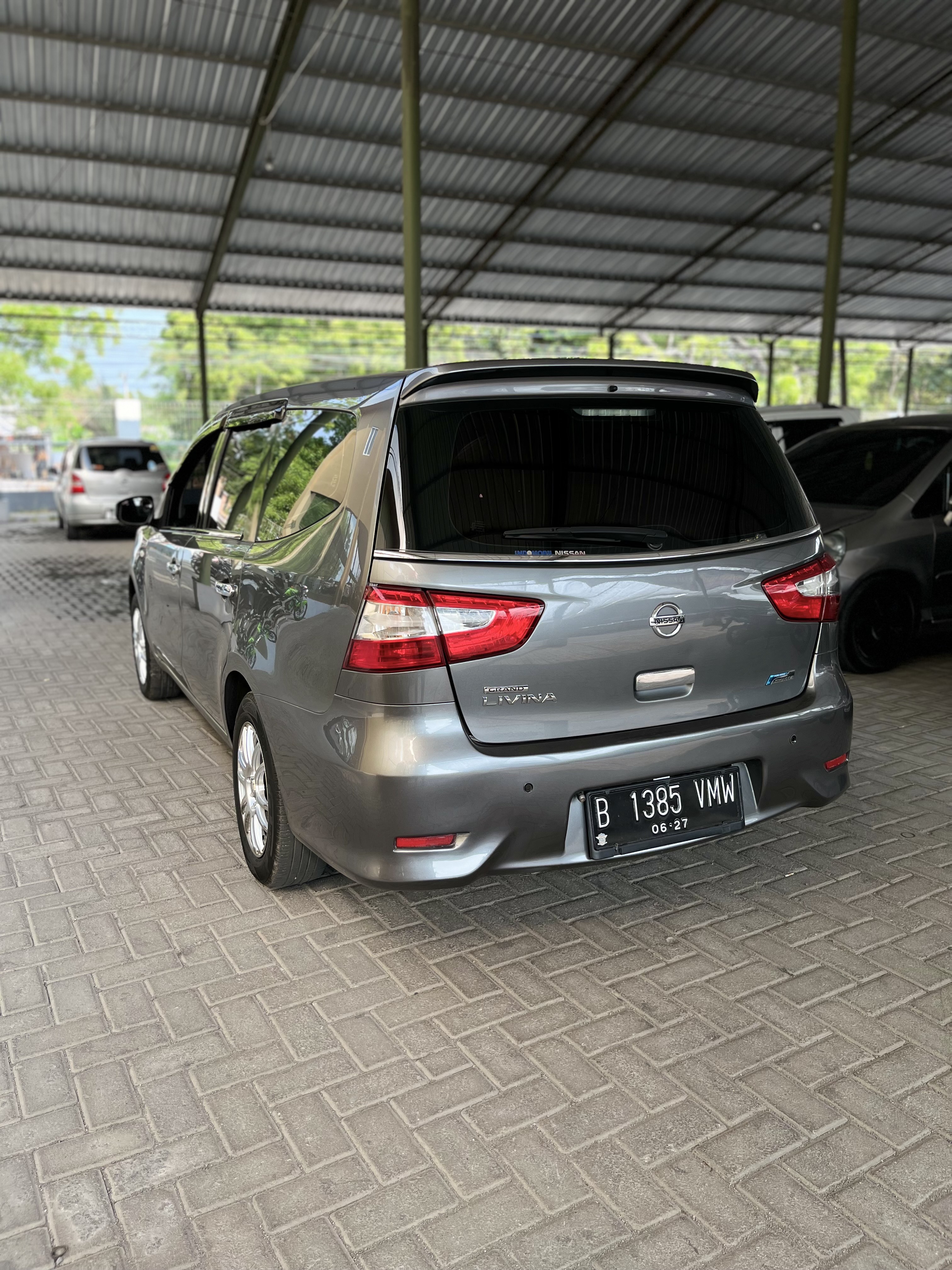 NISSAN GRAND LIVINA 1.5 SV