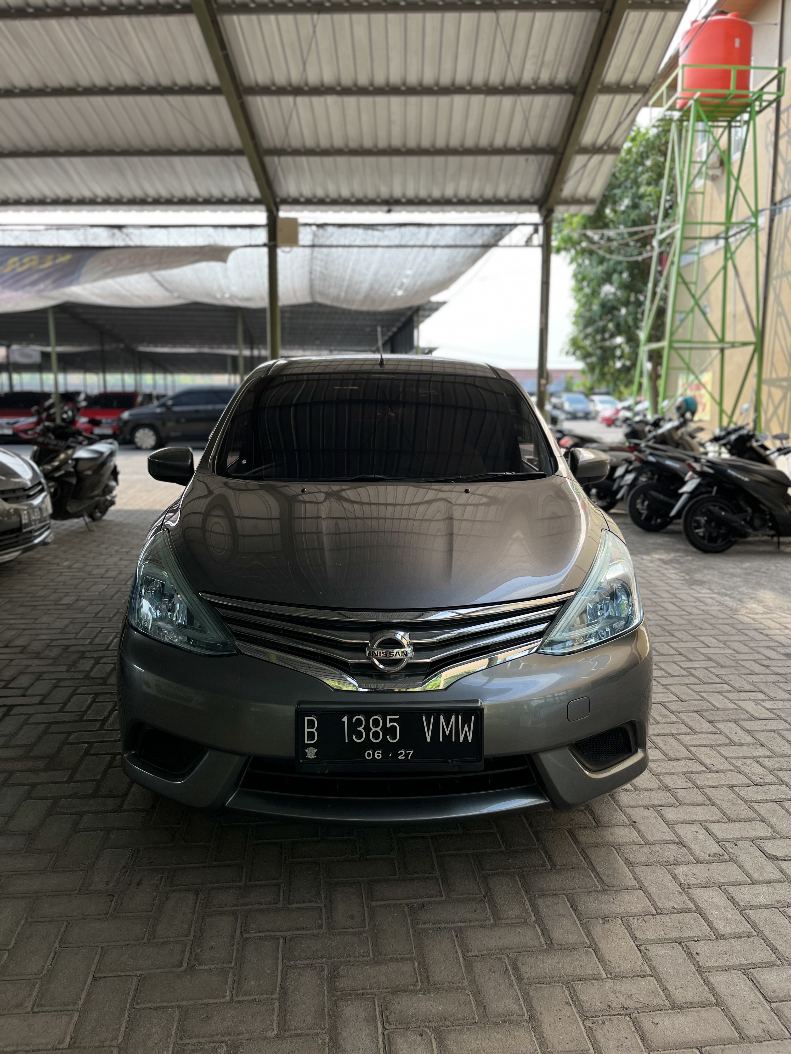 NISSAN GRAND LIVINA 1.5 SV