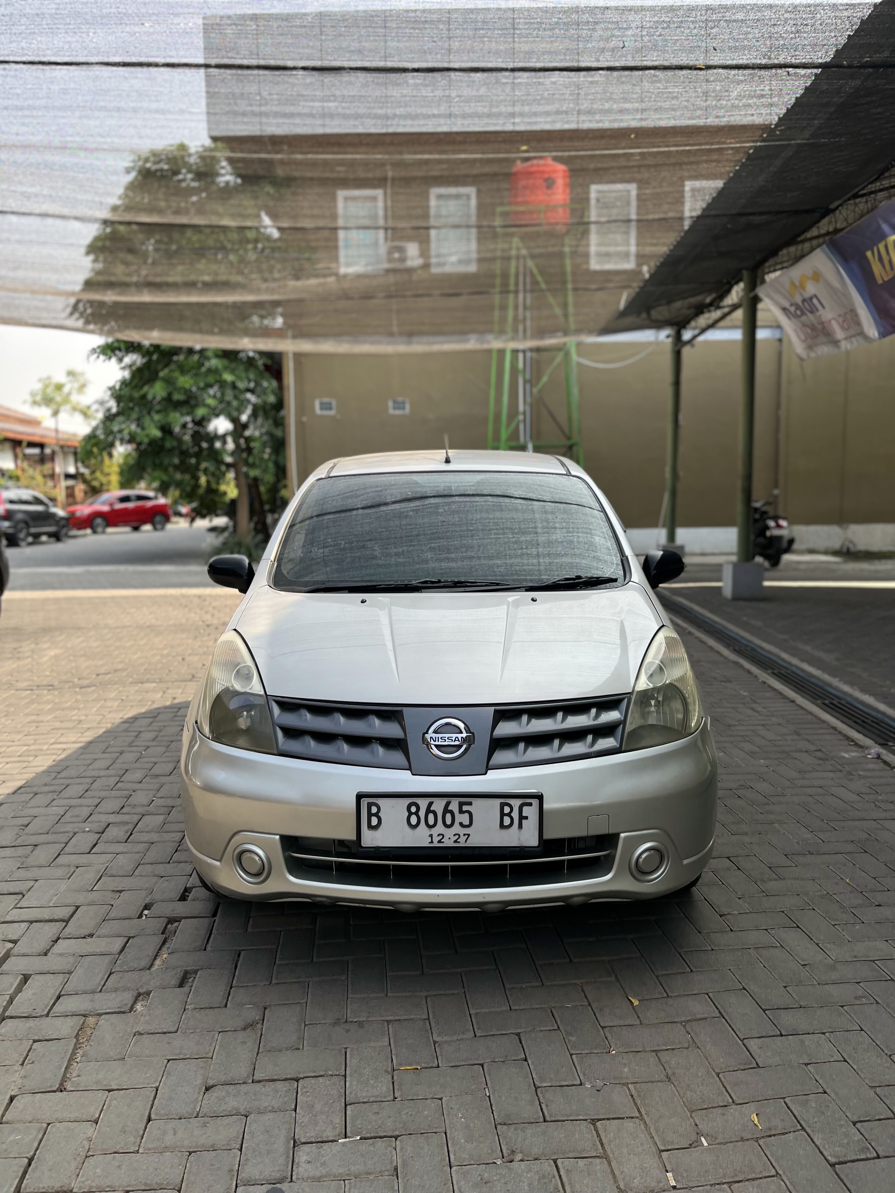 NISSAN GRAND LIVINA SV