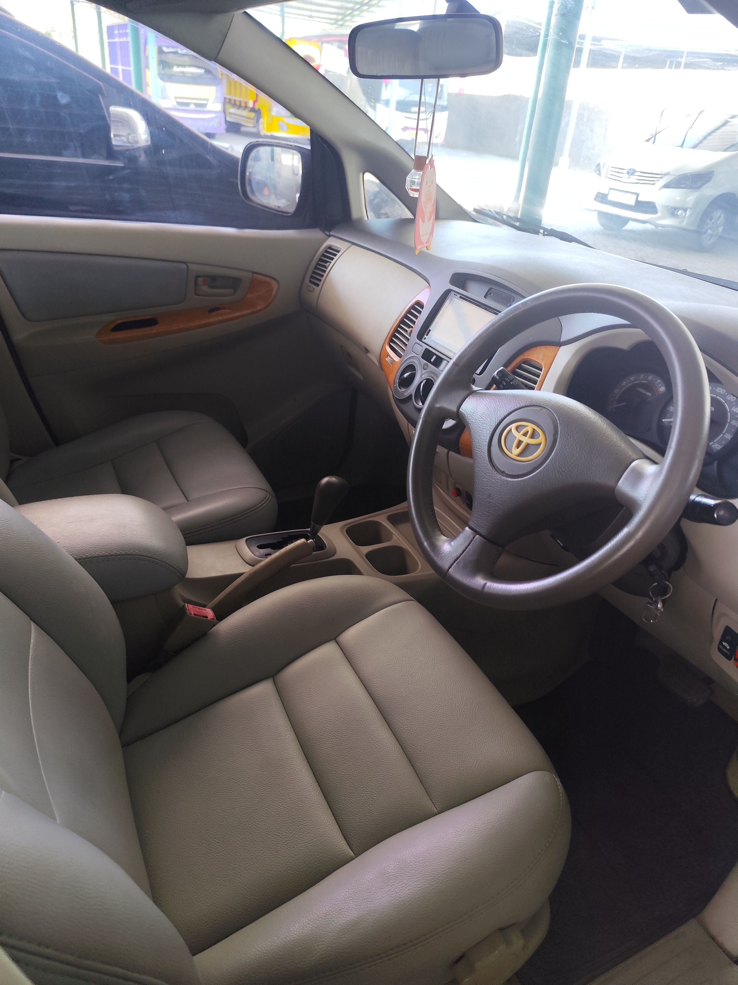 Toyota Kijang Innova G